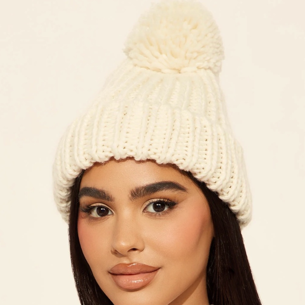 Snuggle With Me Pom Beanie NEW 🏷️